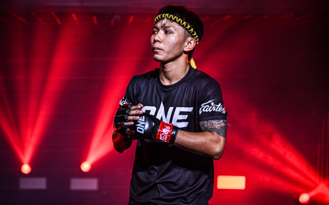 วงการมวยไทยเศร้า! "เพชรน้ำตาล" นักมวยดาวรุ่งเสียชีวิตในวัยเพียงแค่ 21 ปี