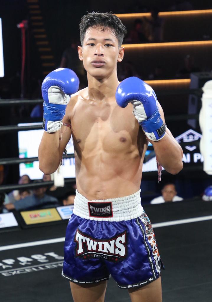 ชายใหญ่ ว.สุขสันต์