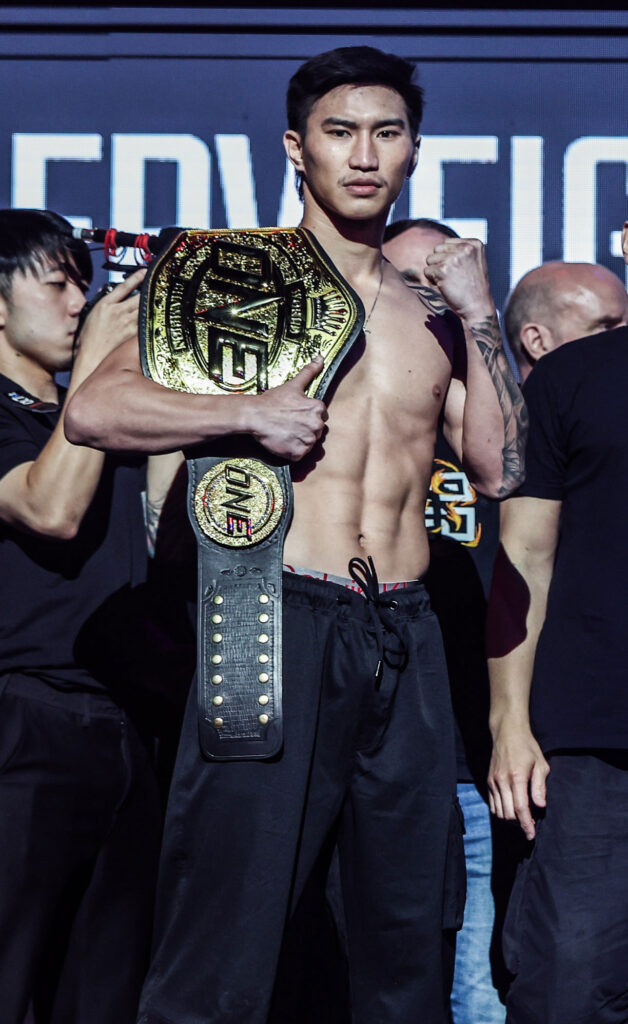 ตะวันฉาย พี.เค.แสนชัยมวยไทยยิม