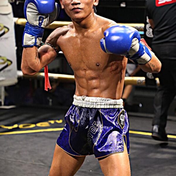 ท้าชนเล็ก เกียรติฉัตรชัย