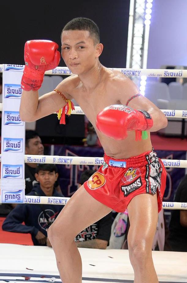 นิเชาว์ นุ้ยสี่มุมเมือง