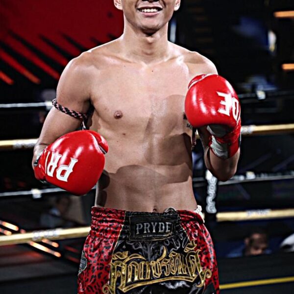 ยอดธง เกียรตินาวี