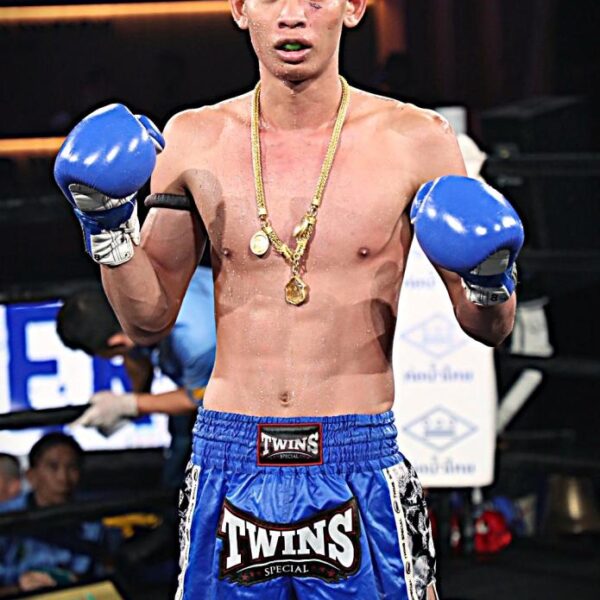 ยอดเสกสรร รถสวยจ่าเจต