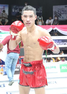 ยอดไอคิว พี.เค.แสนชัยมวยไทยยิม