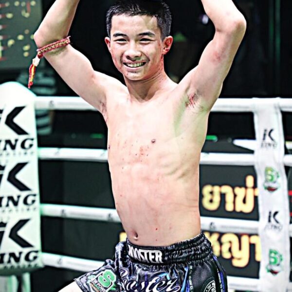 เพชรตะวัน ศิษย์ป๋าก้อง