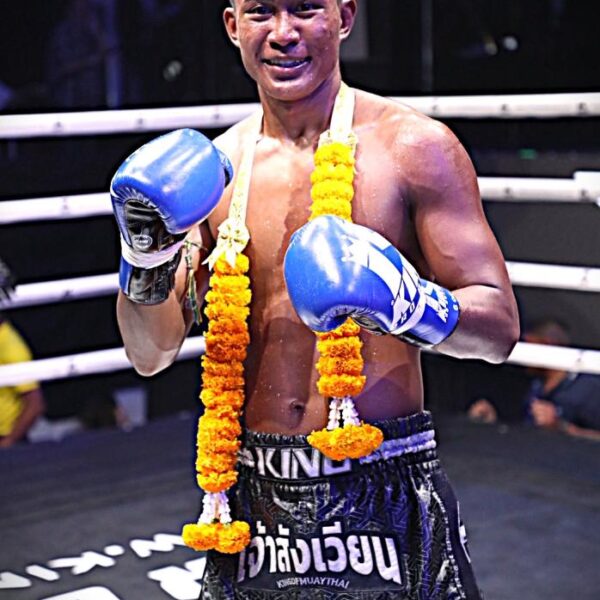 เพชรธันวา อีเกิ้ลมวยไทย