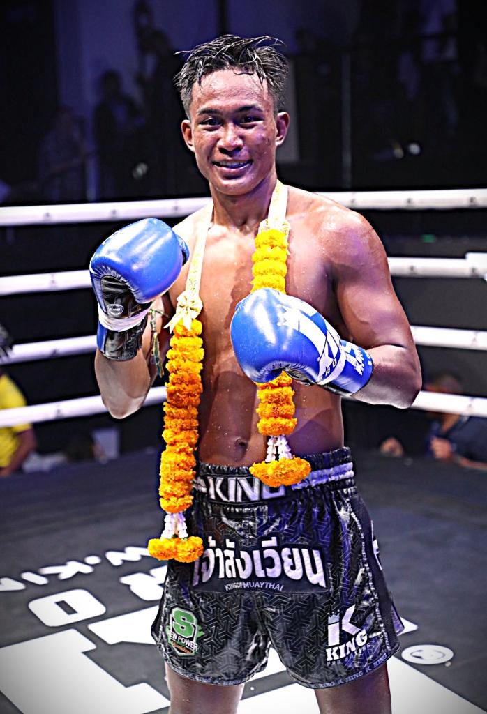 เพชรธันวา อีเกิ้ลมวยไทย