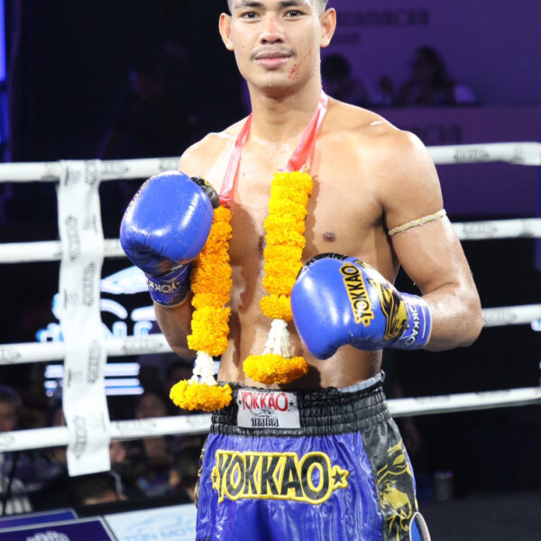 เพชรพญาไท แสงมรกต