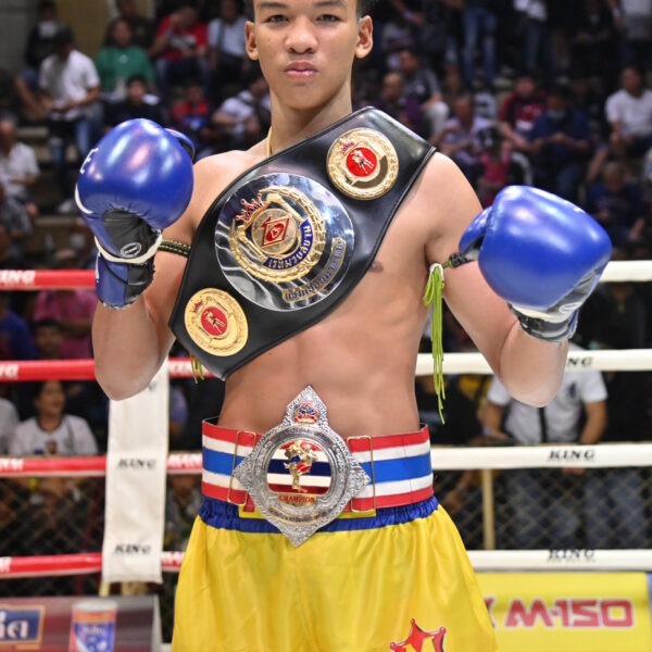 เพชรอันดา เกียรติยอดยิ่ง