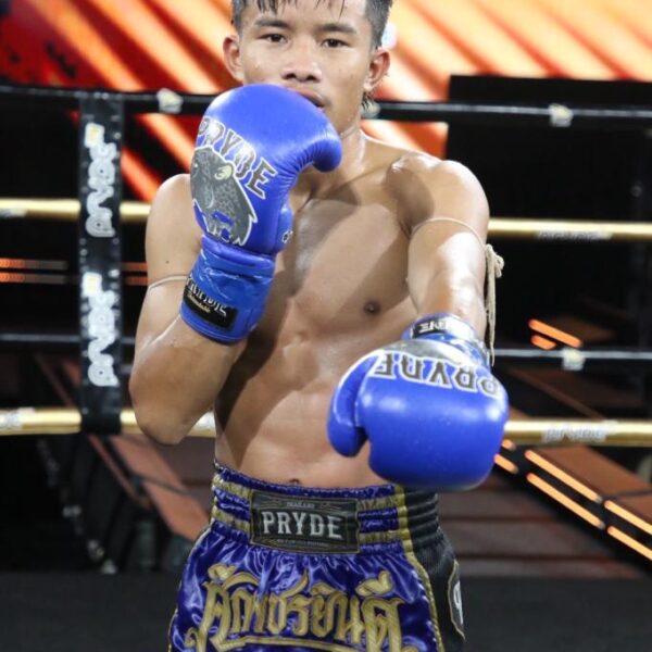 เพชรอาวุธ ส.จารุวรรณ