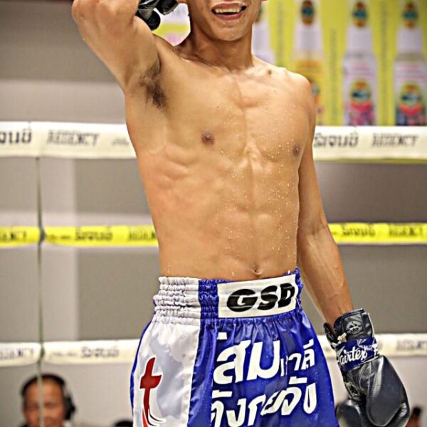 เพชรเดือด โกลิตะมวยไทย