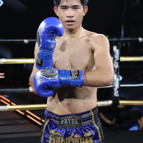 เพชรเตชิน บางแสนไฟต์คลับ