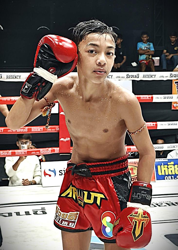 เพชรเมืองสิงห์ ซันรัตภูมิ
