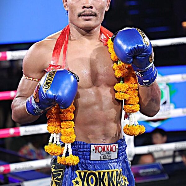 พร้อมเผด็จ ลูกสวนออโต้มวยไทย