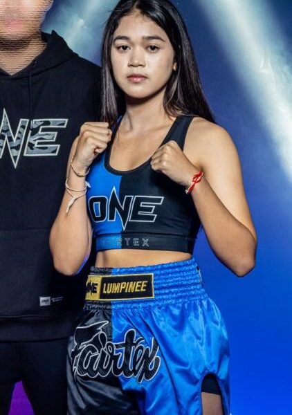 พลอยชมพู ศิษย์วิษณุ