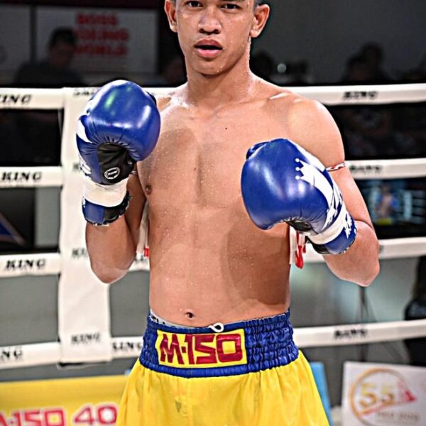 พลังทรัพย์ ลานนาโฮมสเตแอนเรสเตอร์รอง