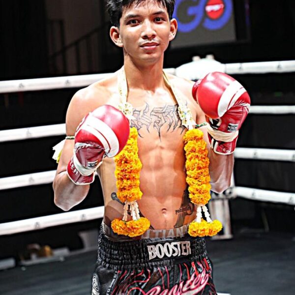 ยอดฉัตรเล็ก ศิษย์ไชโย