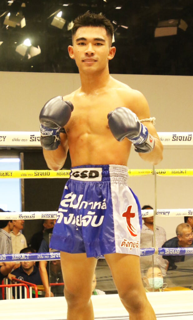 รุ่งเรืองเล็ก นุ่มนิ่มทีเอ็นมวยไทย