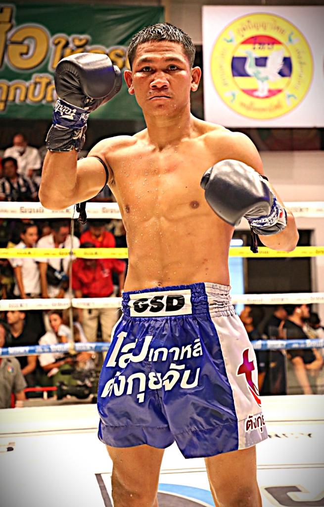 เด่น ศิษย์นายกทวีปตะพง