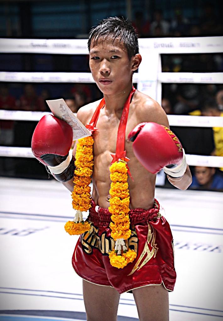 เพชรมนตรี โจโจ้มวยไทยยิม