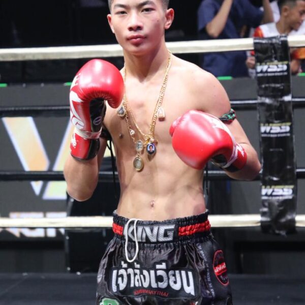 เพชรอ่างทอง ศิษย์วัดสระแก้ว