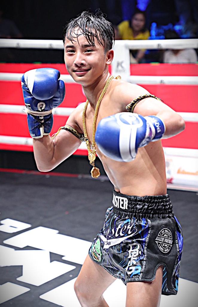 เอฟ18 รถสวยจ่าเจต