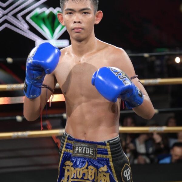 เอฟวัน ป.เพ็ชรมวยไทย