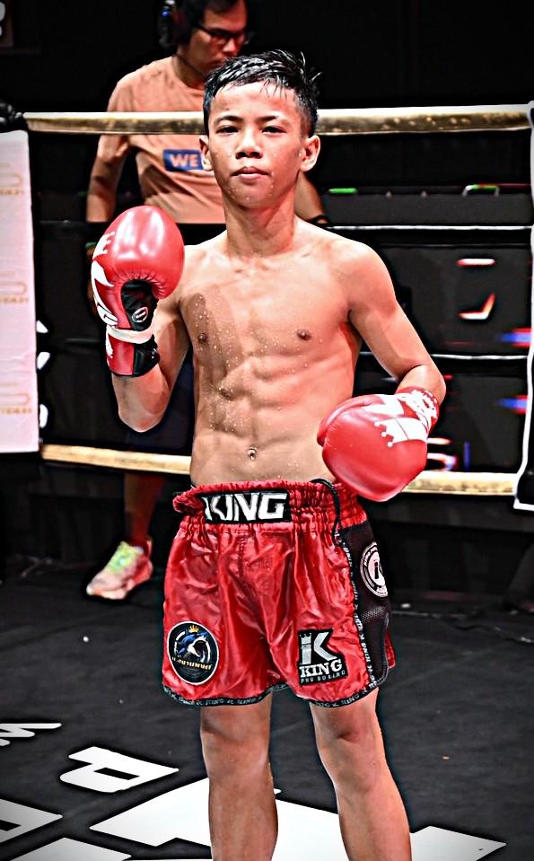 ไก่ชน อภิชาติมวยไทยยิม