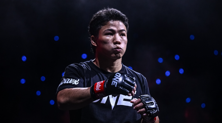 ไม่หลับไม่เลิกบู๊! “คมอาวุธ” ทุบหม้อข้าวแลก “สมิงดำ” ต้องชนะสถานเดียว