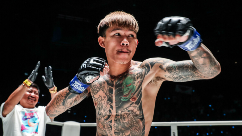 ยิ่งกว่าฝัน! “ทับทิมทอง” ลุ้นคว้าชัยแจ้งเกิด ขึ้นคู่เอกครั้งแรก ONE ลุมพินี 144