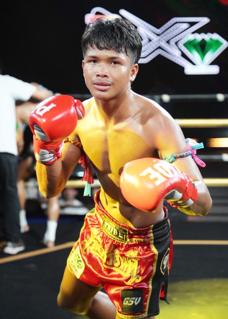 กุหลาบขาว ส.บุญยรักษ์