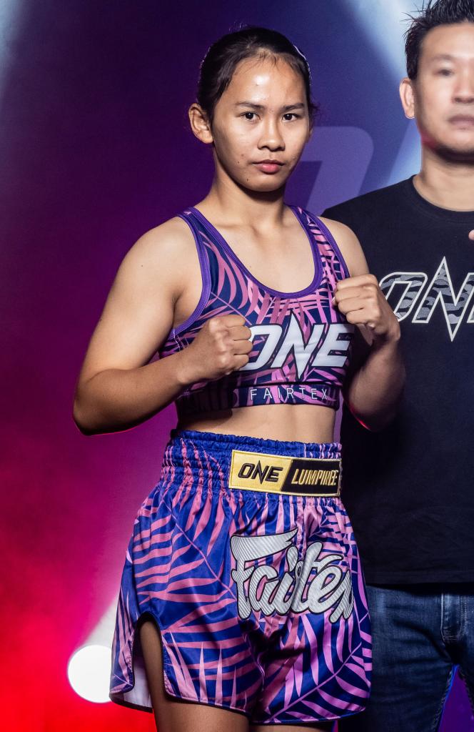 ชบาแก้ว ส.แก่นจันทร์ชัย