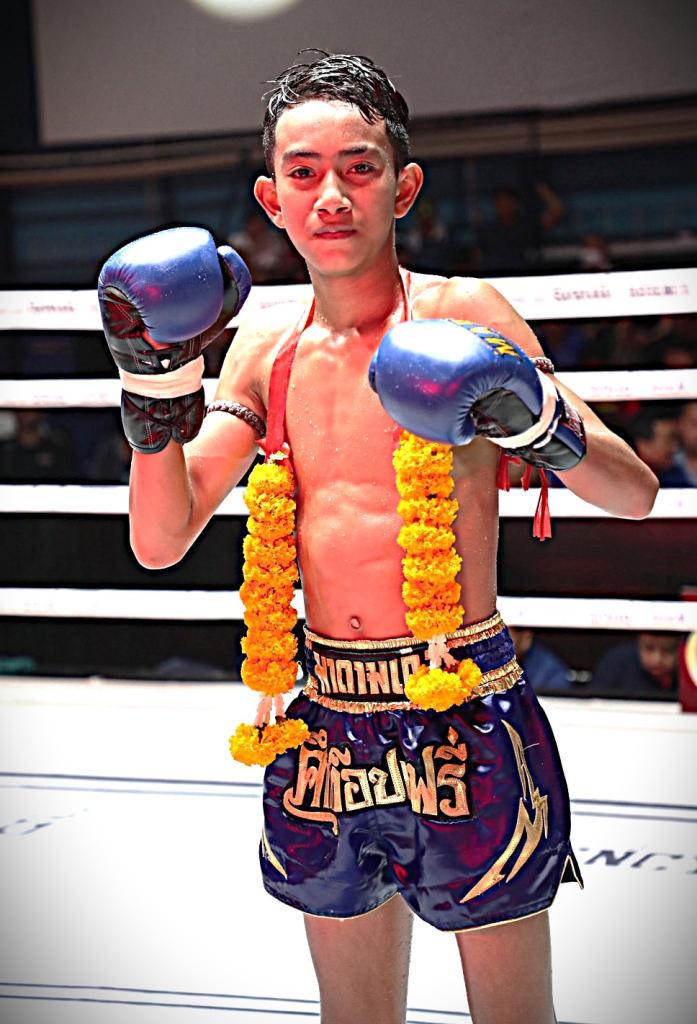 ตะเกียบเหล็ก ร.ร.ธรรมศาสตร์คลองหลว