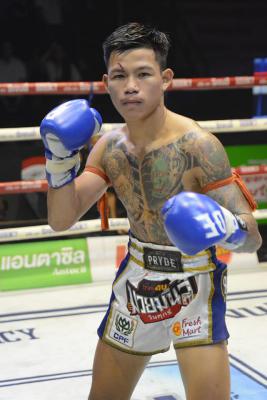 ทับทิมทอง สจ.เล็กเมืองนนท์