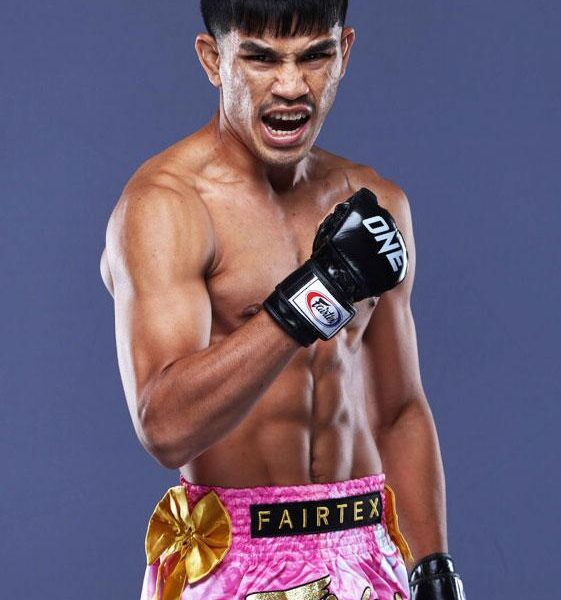 นักรบ แฟร์เท็กซ์