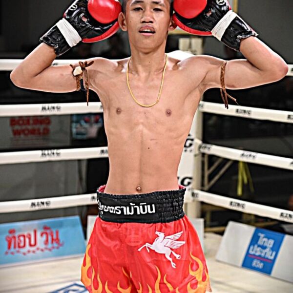 พันเอก พี.เค.แสนชัยมวยไทยยิม