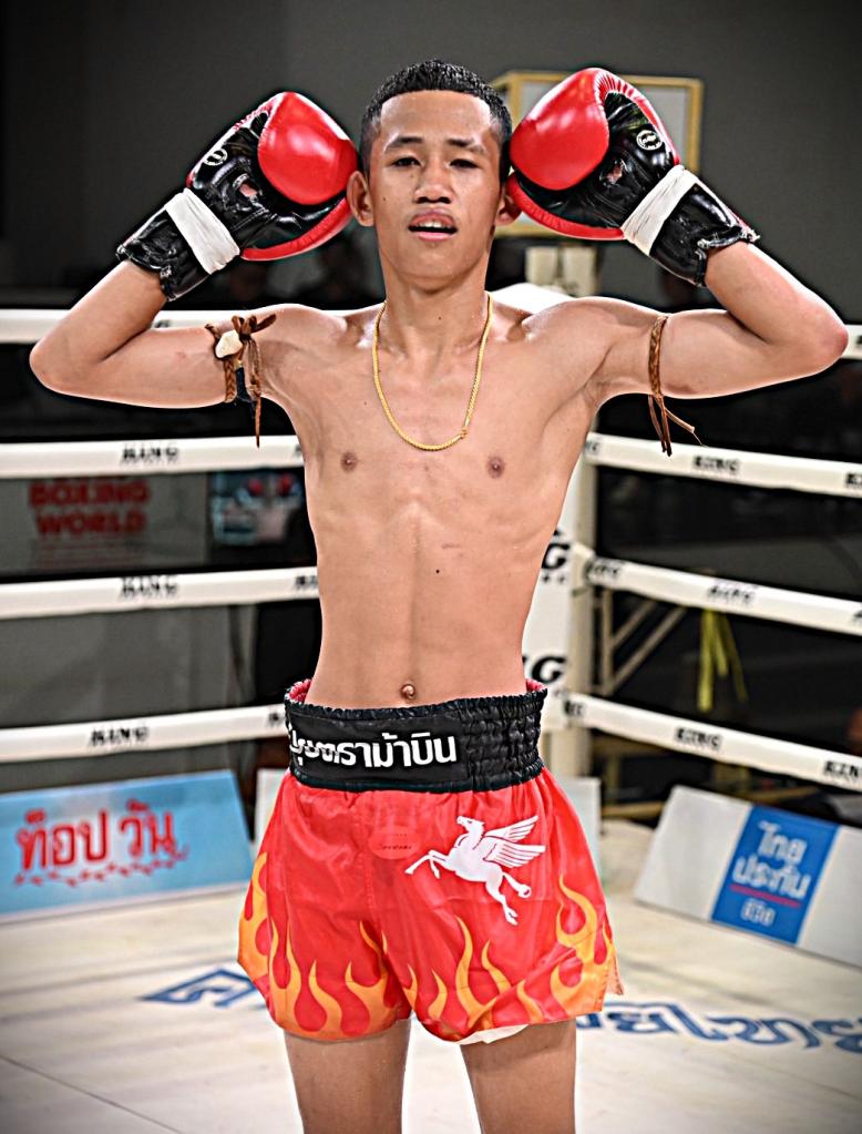 พันเอก พี.เค.แสนชัยมวยไทยยิม