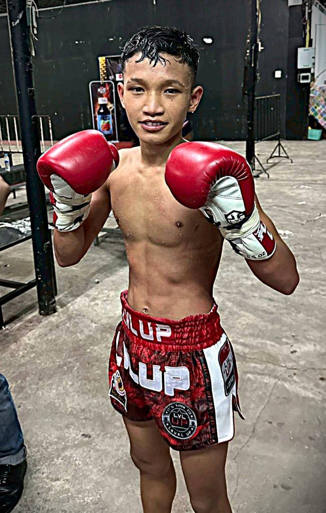 ลูกแก้ว ศิษย์ครูก้อง