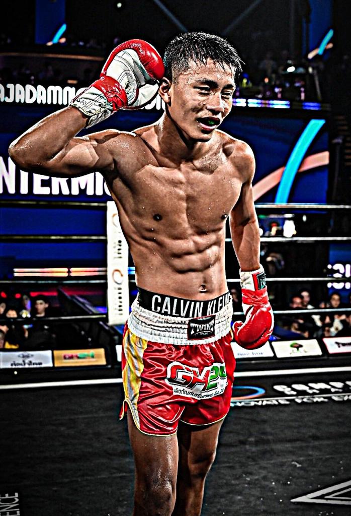 สองพยัคฆ์ ลูกเสด็จแม่บังภัย