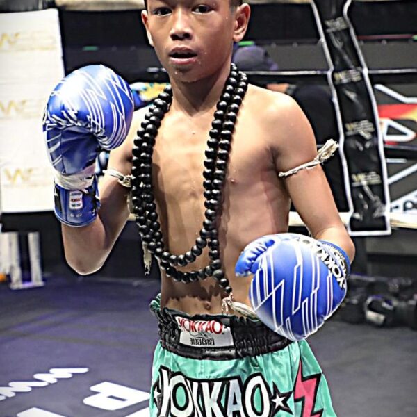 เพชรดำ เสี่ยแต๊กน้ำแข็งหลอด