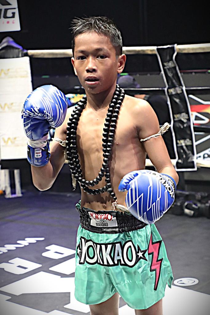 เพชรดำ เสี่ยแต๊กน้ำแข็งหลอด