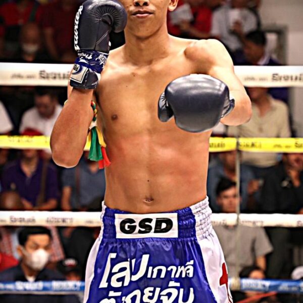 เพชรนพเดช นพเดชมวยไทย