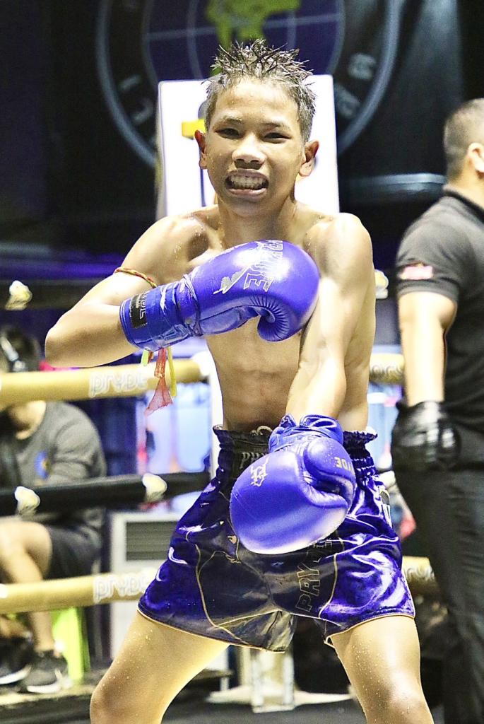 เพชรอุดร ศ.พ่อบ่อทอง