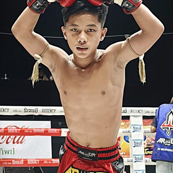 เหนือพยัคฆ์ ศิษย์เหนือธรณี