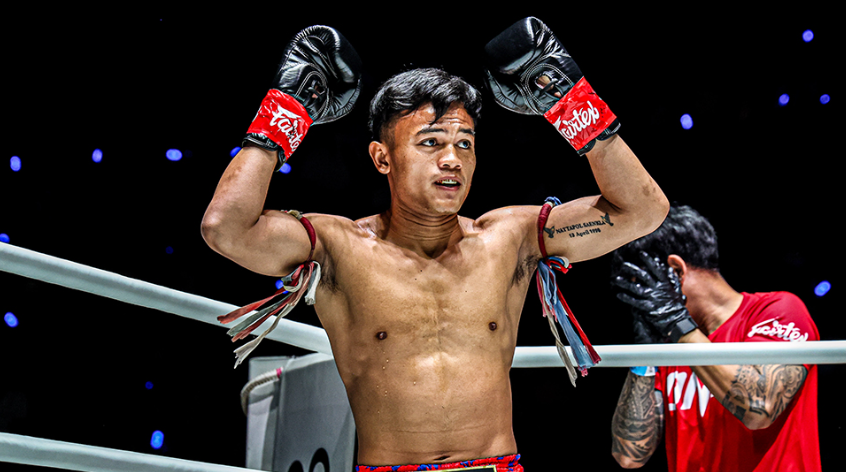 มาถูกทาง! “ลำน้ำมูลเล็ก” เล็งล้มสายตรงคิกบ็อกซิ่ง “หยวน เผิงเจี๋ย” ล่าชัย 3 ไฟต์รวด