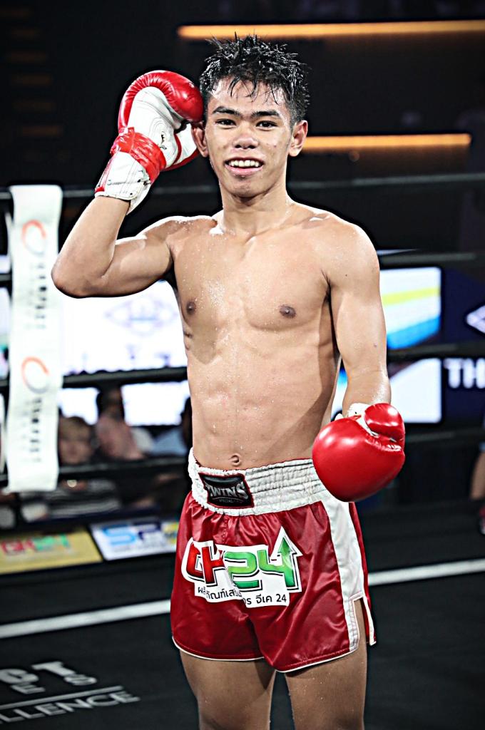 คม พี.เค.แสนชัยมวยไทยยิม