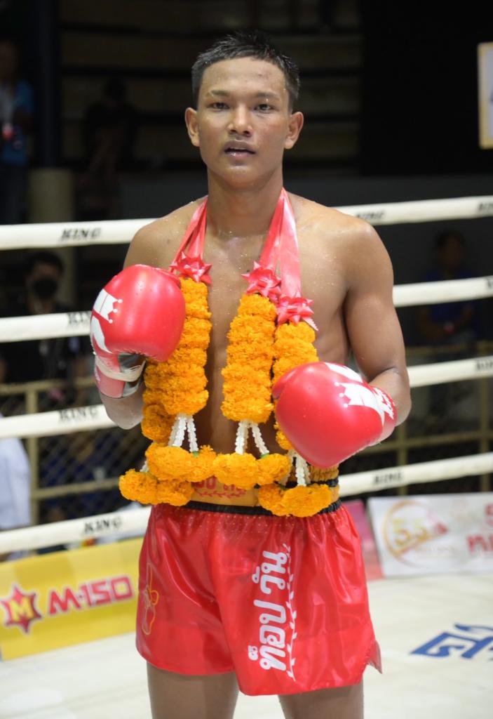 ดาวแดง เอ็นนี่มวยไทย