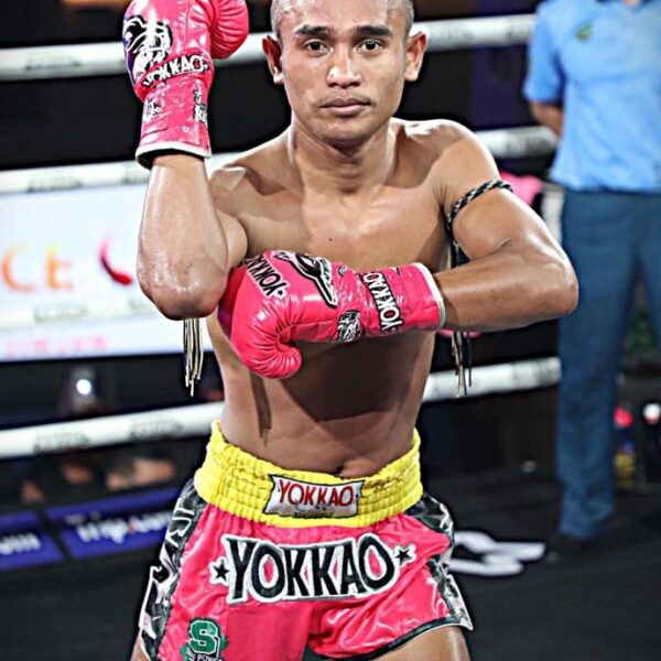 นาโต้ เกียรติธงยศ