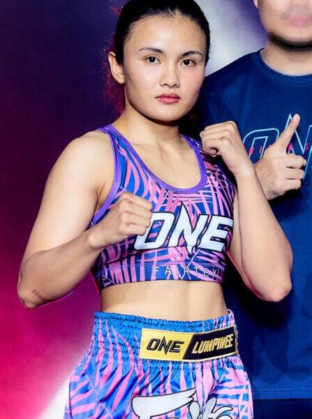 น้องฟ้าใส ท็อป พี.เค.แสนชัยมวยไทยยิม