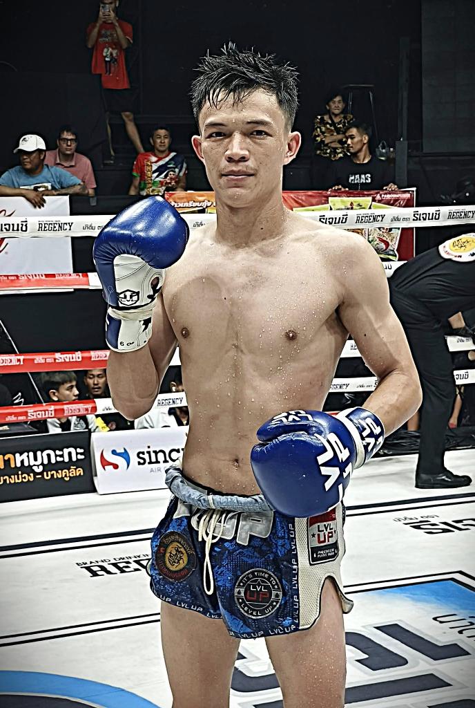 พลังเพชร ศิษย์ซ้อบี